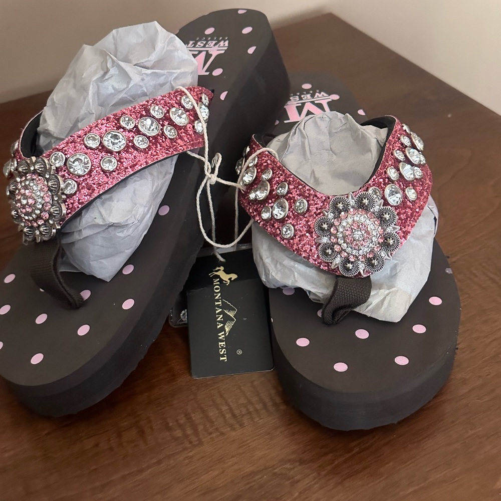 Montana West size 10 sandals (New)